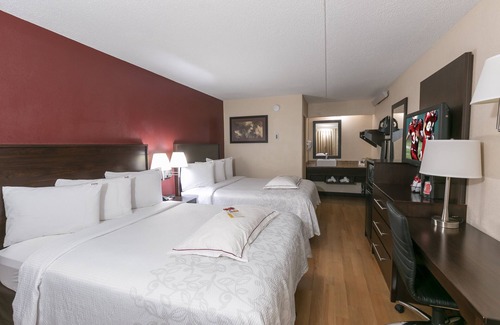 Secaucus Hotel | Red Roof Inn PLUS+ Secaucus - Meadowlands - NYC