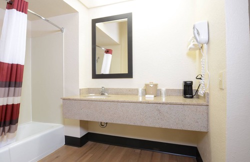 Bonita Hotel | Red Roof Inn San Dimas - Fairplex