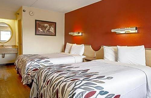 Utica Hotel | Red Roof Inn Utica