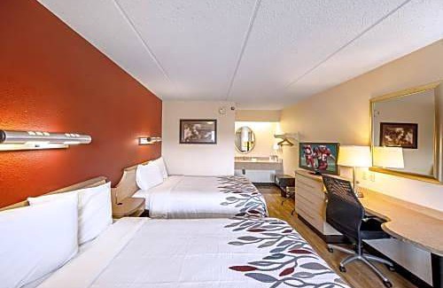 Utica Hotel | Red Roof Inn Utica