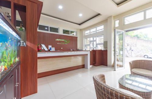 Ciloto Hotel | RedDoorz at Cisarua Puncak Bogor