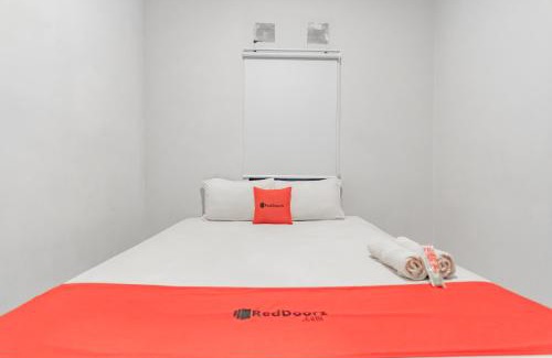 Bandung Hotel | RedDoorz near Exit Toll Pasteur 4