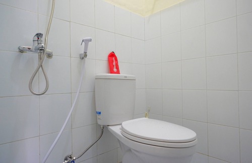 Purwokerto Hotel | RedDoorz near GOR Satria 3