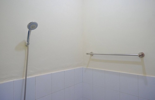 Purwokerto Hotel | RedDoorz near GOR Satria 3