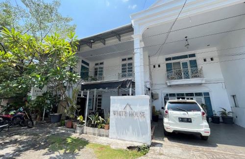 Manado City Centre Hotel | RedDoorz near Kantor Walikota Manado