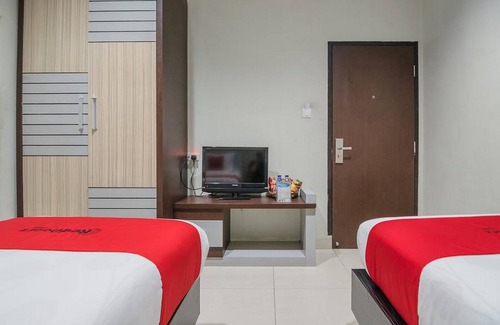 Jambi Hotel | RedDoorz Plus near Simpang Rimbo Jambi