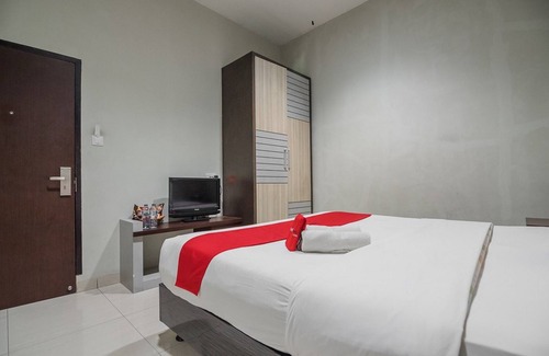 Jambi Hotel | RedDoorz Plus near Simpang Rimbo Jambi