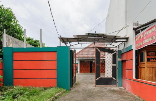 Bekasi Hotel | RedDoorz Syariah at Kampung Sawah Jatimurni Bekasi