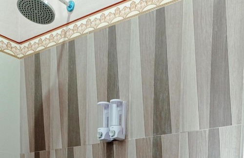 Sumatra Hotel | RedDoorz Syariah Near Danau Tes Bengkulu