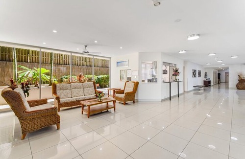 Redcliffe Hotel | Redvue Apartments