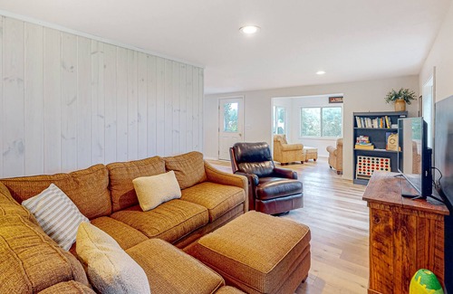 Ellsworth Cottage | Reeds Way | Cottage in Ellsworth with lake views