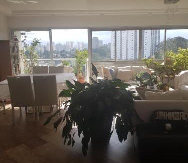 Santo Amaro House | Refúgio Verde - Tranquilidade com Vista da Cidade
