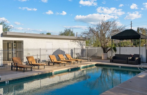 Camelback East Apartment | Refreshing Studio in H2O Complex w Pool