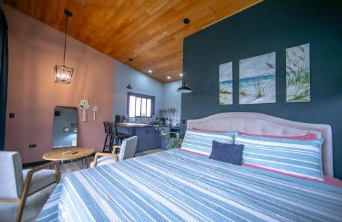 Penas Blancas Villa | Refugio Turquesa-King bed and balcony with jacuzzi, fast Wifi, EV powering included! Only 5 minutes from La Fortuna