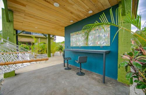 Penas Blancas Villa | Refugio Verdanza-King bed and balcony with jacuzzi, fast Wifi, EV powering included! Only 5 minutes from La Fortuna
