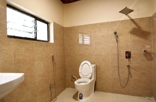 Nagaon Hotel | Regal Guest House by ROH