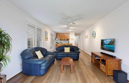 The Entrance North Apartment | Regency Court 4