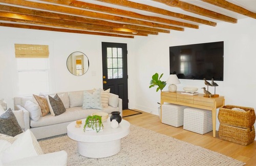 The Pines Cottage | REHOBOTH BEACH- In Town Boutique Cottage! 3 BD & 2 BA