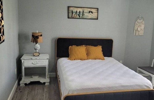 Fellowship Apartment | Relax and enjoy the sunset on a beautiful and peaceful farm (No Pets).