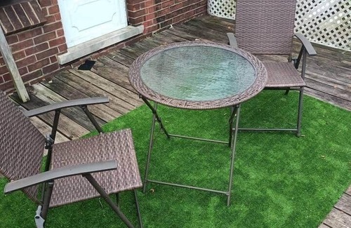 Grosse Pointe Apartment | Relax Near Grosse Pointe & Downtown Detroit.