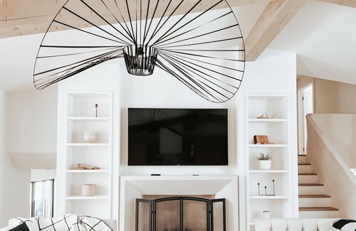 Mitchell House | Relax & unwind at this meticulously designed Parisian farmhouse!