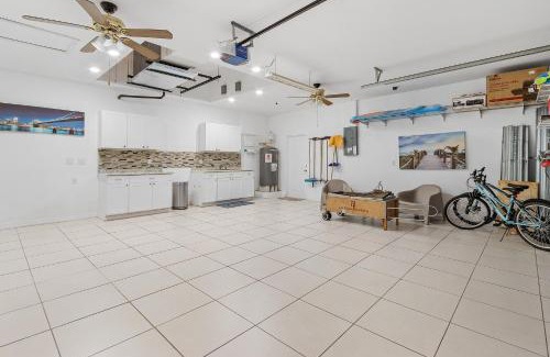 Pelican House | Relax & Unwind in Great Location, Bicycles, Heated pool - Villa Green House - Roelens
