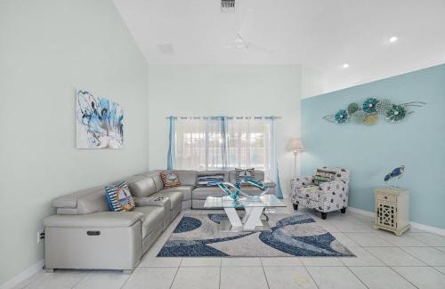 Pelican House | Relax & Unwind in Great Location, Bicycles, Heated pool - Villa Green House - Roelens