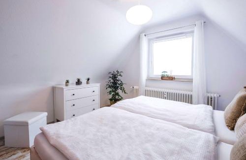 Schoenwald Apartment | RelaxApartments BLACK FOREST Moments - Maisonette-Wohnung mit Sonnenbalkon, schnelles Internet, Nähe Triberger Wasserfälle, für bis zu 4 Personen