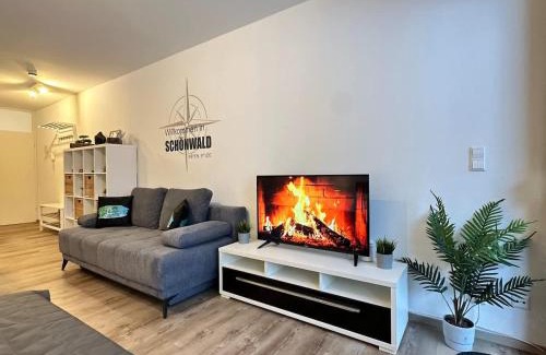 Schoenwald Apartment | RelaxApartments BLACK FOREST EMOTION mit Sonnenbalkon mit Blick auf den Kurpark, schnelles Internet, Nähe Triberger Wasserfälle, für bis zu 2 Personen