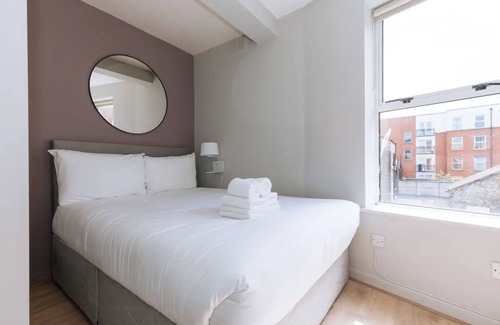 The Liberties Apartment | Relaxing 1BD Flat With a Roof Terrace - Portobello