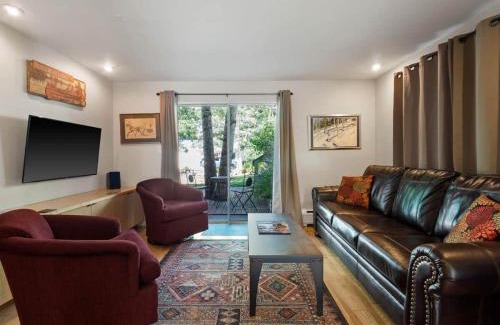 Vail House | Relaxing 2 Bedroom steps from Vail Resort
