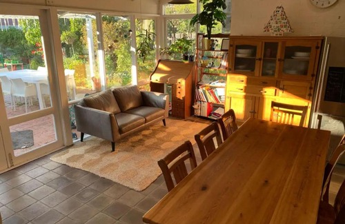 Claremont House | Relaxing 3 Bedroom Apartment in Perth