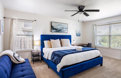 Austin House | Relaxing 3BR Austin stay with BBQ & Backyard