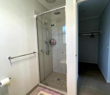 Point Cook House | Relaxing 3BR Home in Point cook with Sauna