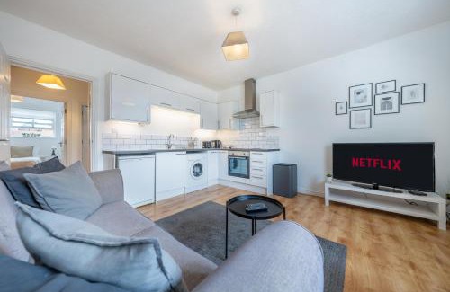Bishop's Stortford Apartment | Relaxing and Cosy Getaway near Stansted Airport & Bishops Stortford Town Centre