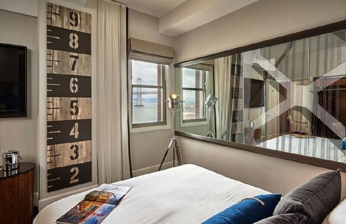 South Beach Hotel | Relaxing Bayfront Stay Close to Downtown | Pets are Allowed