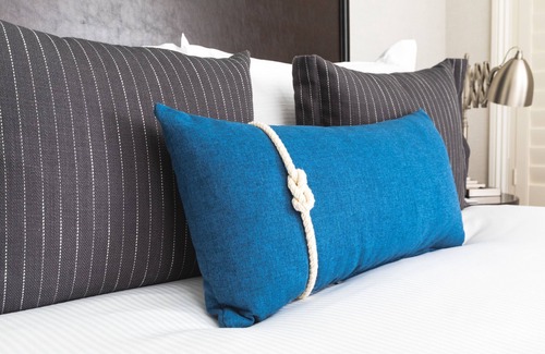 South Beach Hotel | Relaxing Bayfront Stay Close to Downtown | Pets are Allowed