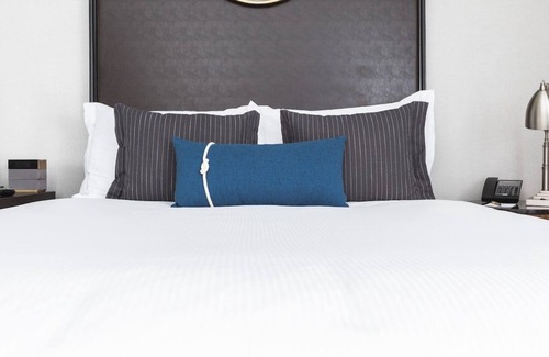South Beach Hotel | Relaxing Bayfront Stay Close to Downtown | Pets are Allowed