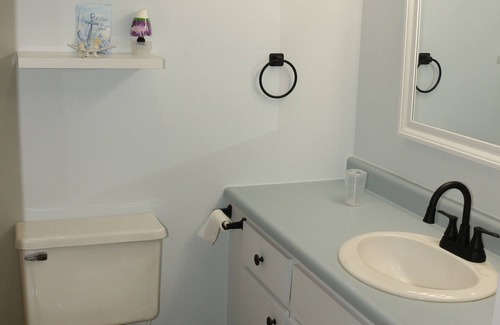 Windsor Apartment | Relaxing country hide away!