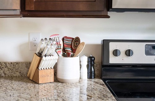 Macon Apartment | Relaxing Downtown Loft in the Heart of Macon