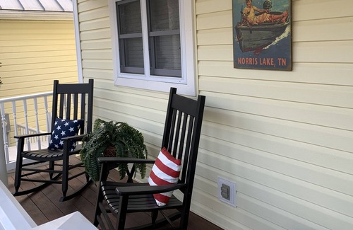 La Follette Villa | Relaxing Getaway; Norris Lakefront Home in Private Deerfield Resort