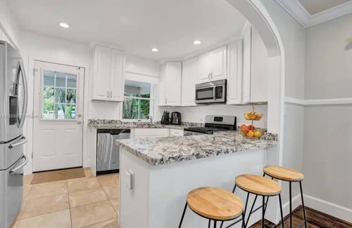 Downtown Hollywood House | Relaxing Home Pool in Hollywood