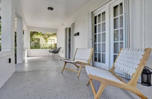 Downtown Hollywood House | Relaxing Home Pool in Hollywood