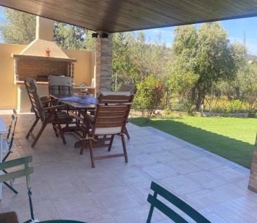 Saronikos Villa | RELAXING POOL HOUSE IN LAGONISI 2
