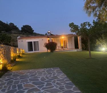 Saronikos Villa | RELAXING POOL HOUSE IN LAGONISI 2