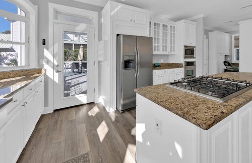 Crystal Shores House | Remodeled😎3 Story 5BR Home ⚓Private Pool!🌴 Grill