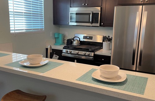 Stockton House | Remodeled Private 3BD, Hot Tub Woof Woof and Parking