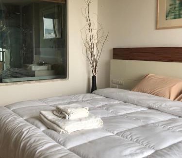 Chang Khlan Apartment | Remote work friendly apartment with fast wifi - rooftop and gym