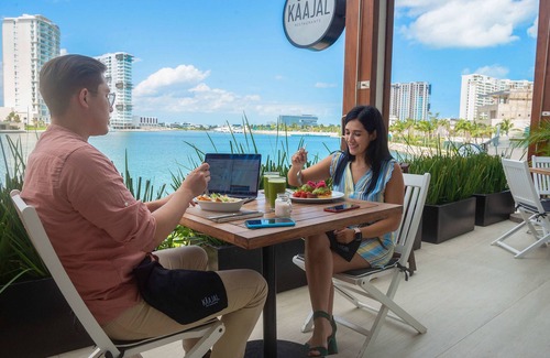 Zona Hotelera Hotel | Renaissance Cancun Resort & Marina