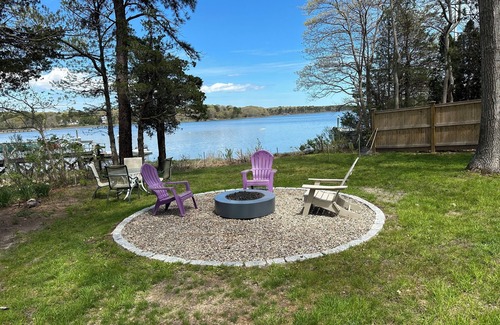 Summersea House | Renovated 3-bedroom all with on-suites on the water house in Mashpee
